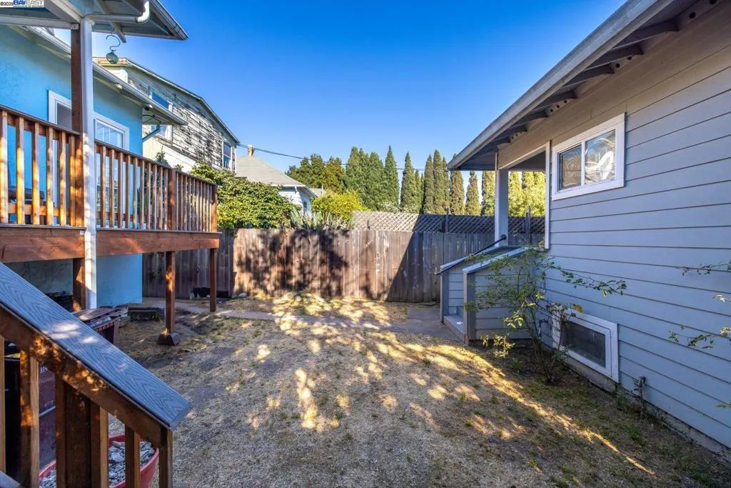 835 Apgar St, Oakland, California 94608 home-pic-25